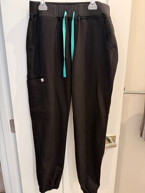 FIGS women’s Black Joggers with Teal Drawcord